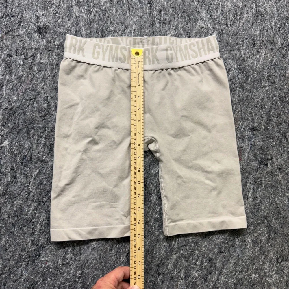 Gymshark Flex Cycling Shorts Beige High Waisted Biker Shorts GLSH4279 Mens M